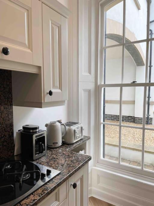 Whitehall, Thomas Turnbull Flat 3 Beautiful Apartment In Georgian House Whitby Exterior photo